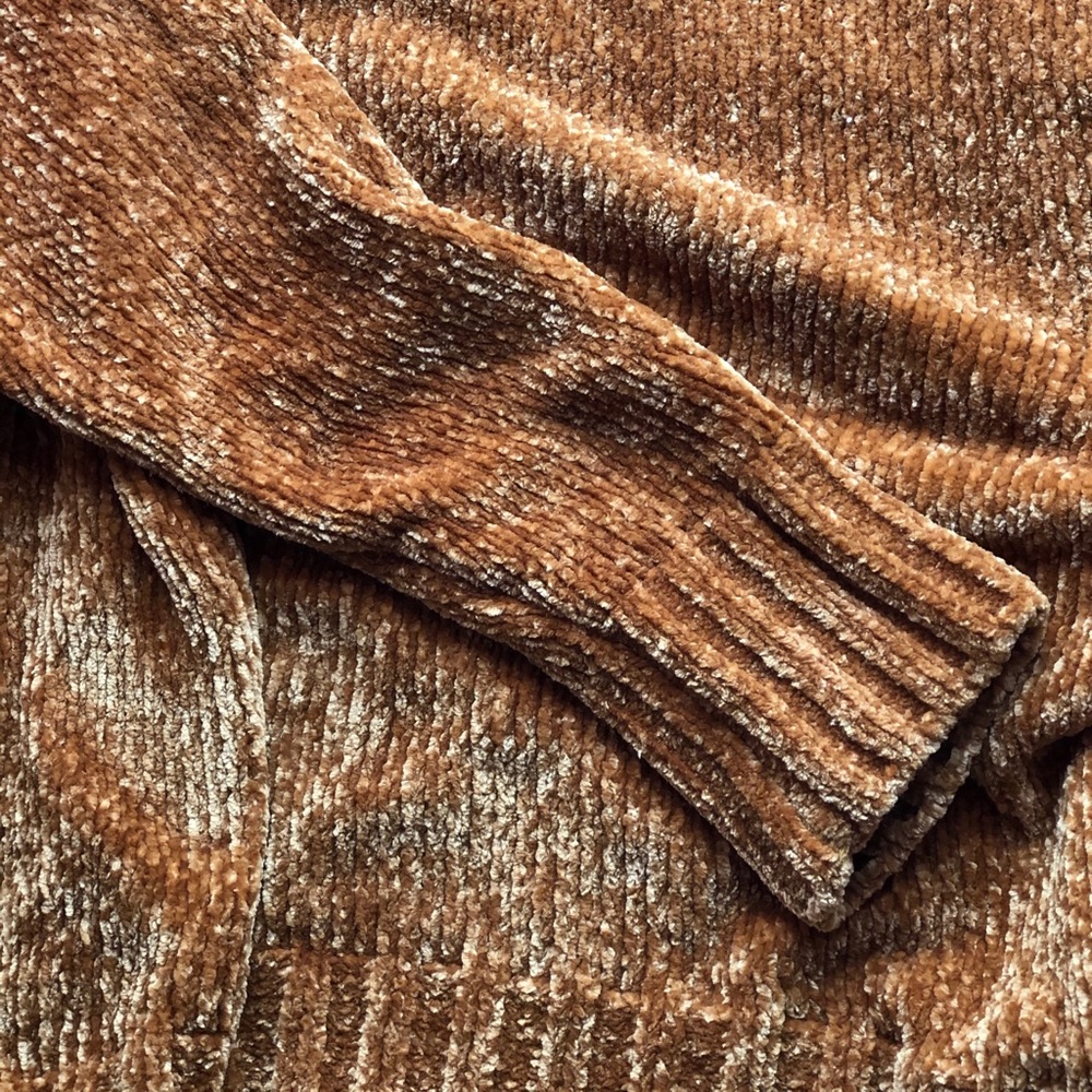 Beautiful orange/gold sweater